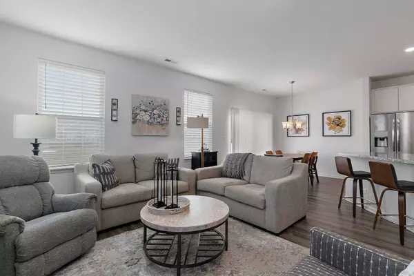 1199 Crestview LN #1199, Pingree Grove, IL 60140