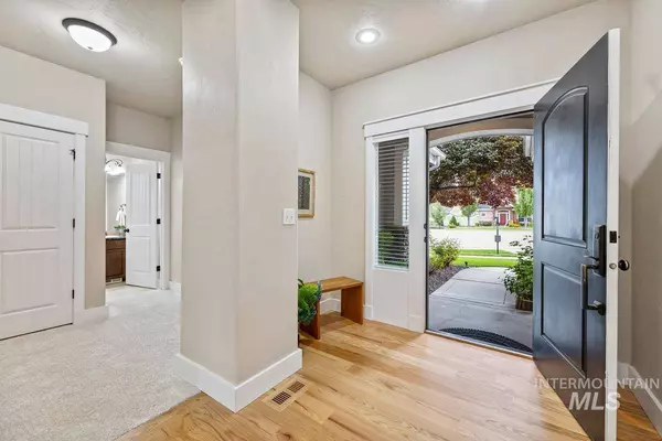 653 N Devon Pl, Star, ID 83669