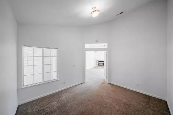 4071 W Fender AVE, Fresno, CA 93722