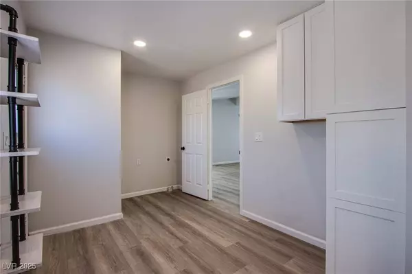 6262 GLACIER Avenue, Las Vegas, NV 89156