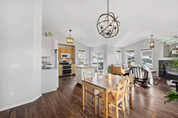 53 Panora HL NW, Calgary, AB T3K 0G4