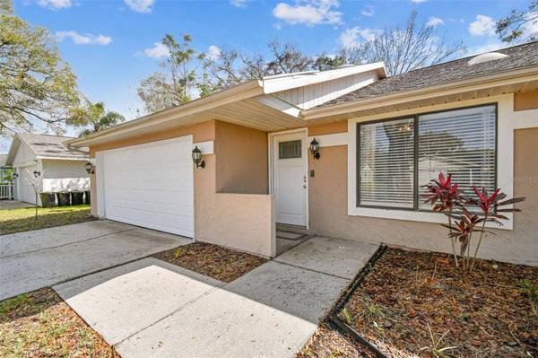 5822 SILVER MOON AVE, Tampa, FL 33625