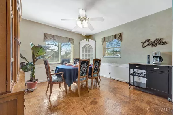 6723 Hampton Dr, Silverton, OH 45236