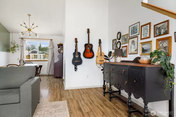 1560 SW 9th AVE, Oak Harbor, WA 98277