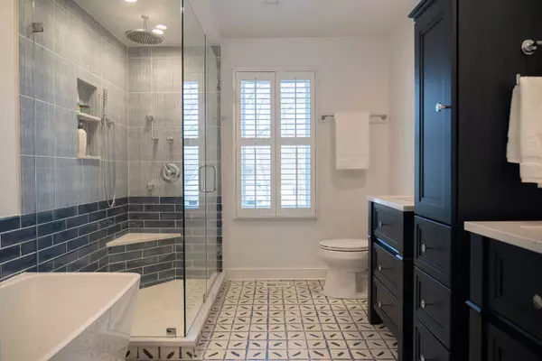 2726 Illinois RD, Northbrook, IL 60062