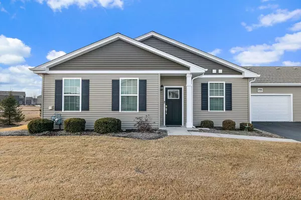 1199 Crestview LN #1199, Pingree Grove, IL 60140