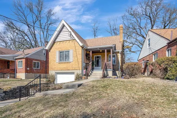 6723 Hampton Dr, Silverton, OH 45236