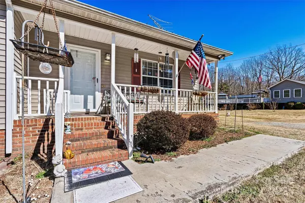 4136 Little Mountain RD, Newton, NC 28658