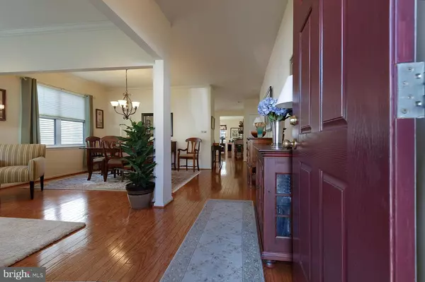 25 HUXLEY CIR, Marlton, NJ 08053