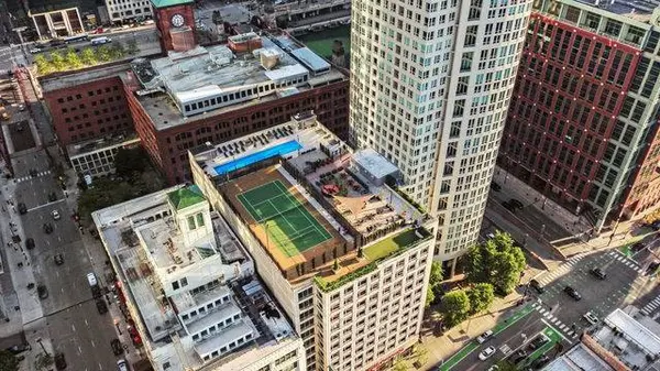 345 N La Salle DR #1504, Chicago, IL 60654