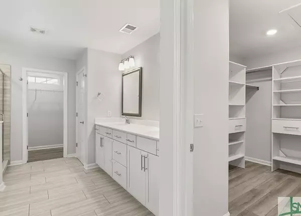 48 Shoefstall St, Savannah, GA 31407-4846