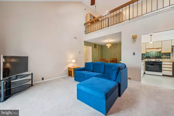 1004-B RALSTON DR, Mount Laurel, NJ 08054