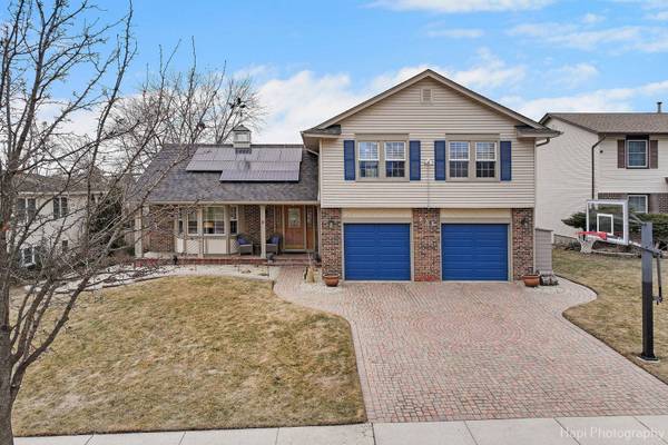 956 Richmond CT, Elk Grove Village, IL 60007