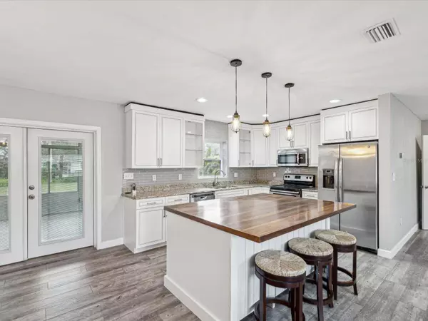 605 GARDENIA ST, Belleair, FL 33756