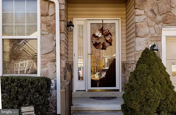 25 HUXLEY CIR, Marlton, NJ 08053