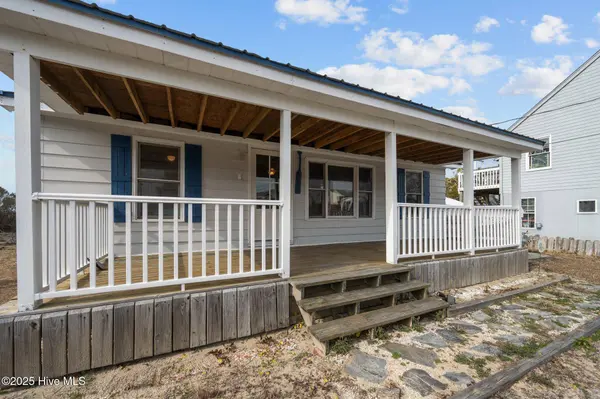 821 S Topsail DR, Surf City, NC 28445