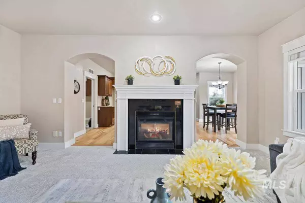 653 N Devon Pl, Star, ID 83669