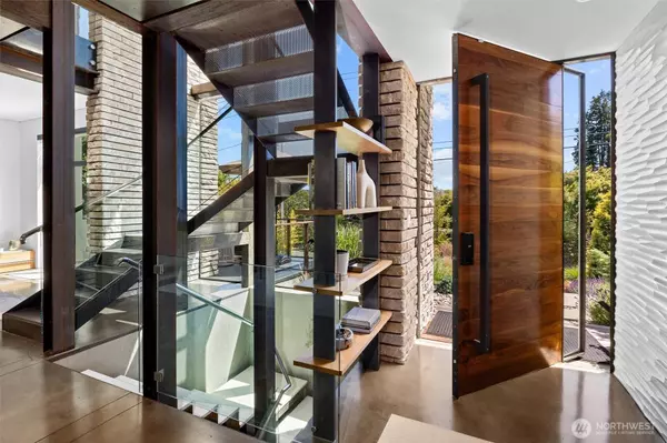 332 10th Ave, Kirkland, WA 98033