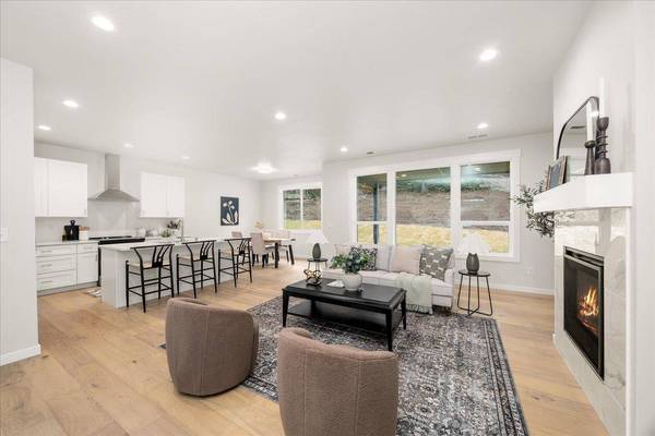 25721 N Ranchette Ct, Chattaroy, WA 99003