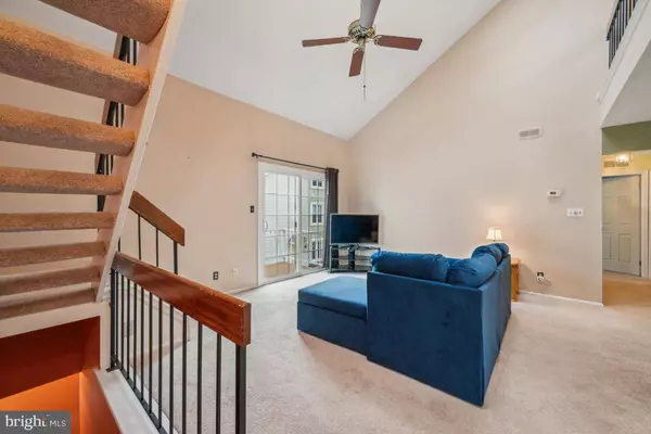 1004-B RALSTON DR, Mount Laurel, NJ 08054