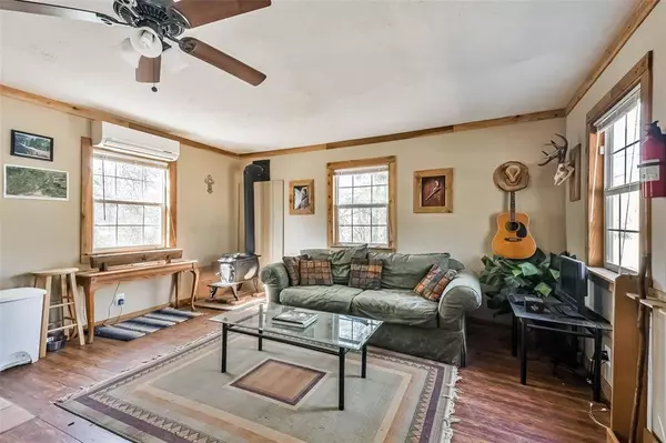 35 Fm 2989, Midway, TX 75852