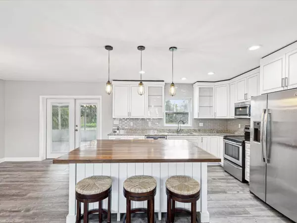 605 GARDENIA ST, Belleair, FL 33756