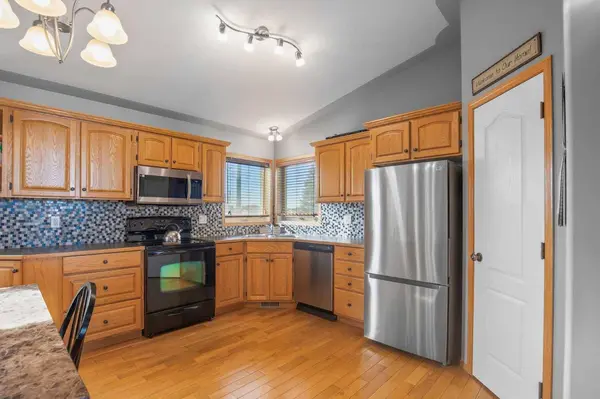 6 Lagrange CRES, Red Deer, AB T4R 3K4