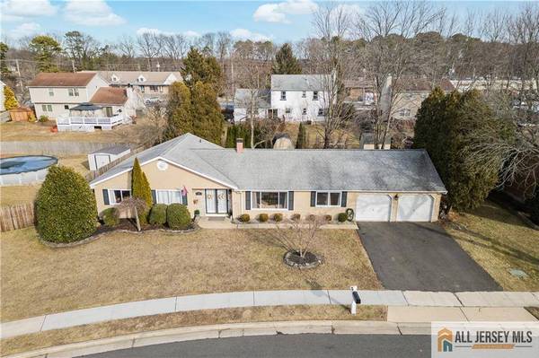 8 N Rhoda ST, Monroe, NJ 08831