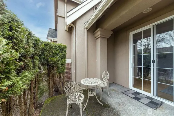 1905 14th CT NE, Issaquah, WA 98029