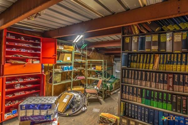 211 N Business Ih 35, New Braunfels, TX 78130