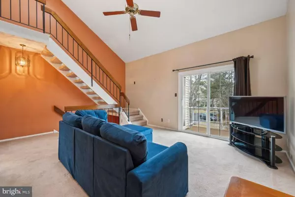 1004-B RALSTON DR, Mount Laurel, NJ 08054