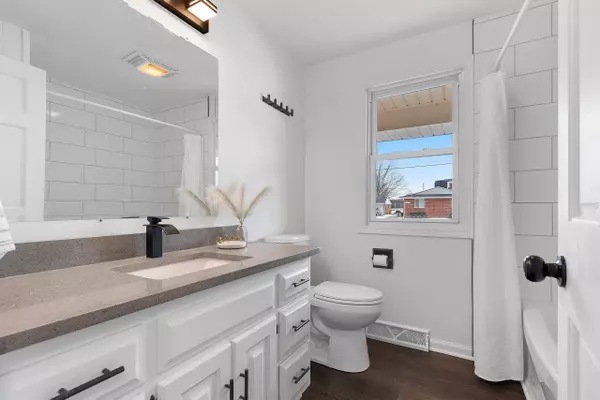 2041 PREBLE AVE, Green Bay, WI 54302