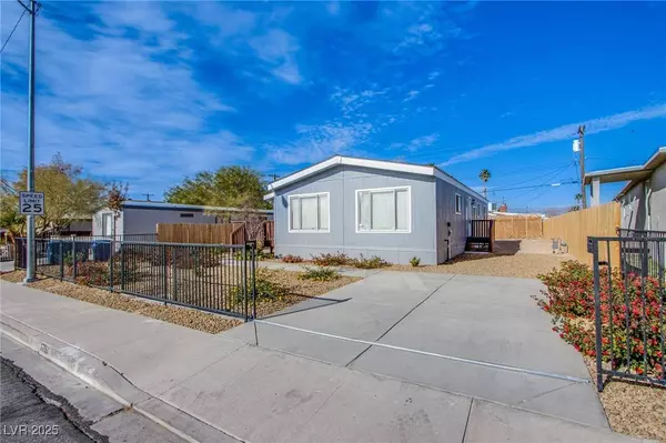 6262 GLACIER Avenue, Las Vegas, NV 89156