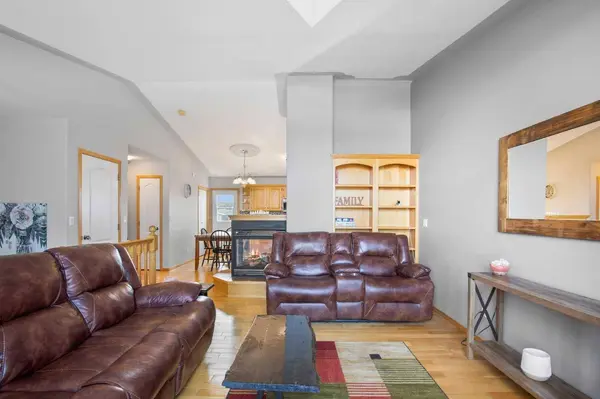 6 Lagrange CRES, Red Deer, AB T4R 3K4