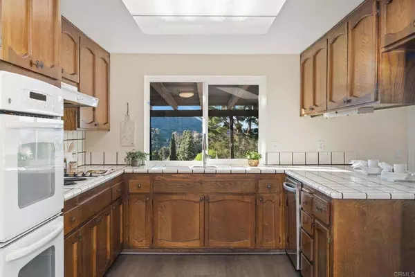 2555 Windmill View RD, El Cajon, CA 92020