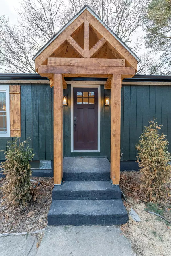 394 Riverside Drive, Thompson, CT 06255