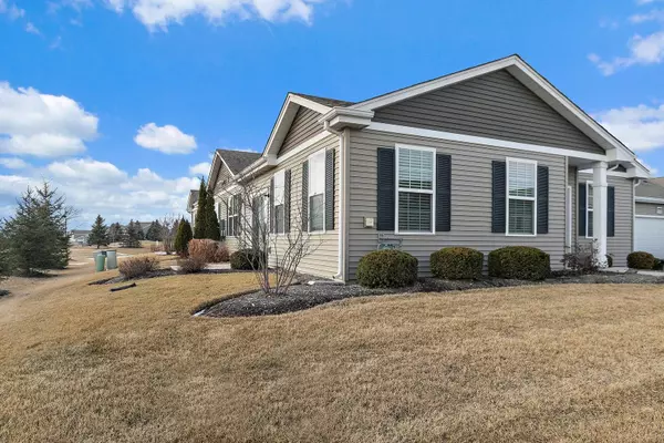 1199 Crestview LN #1199, Pingree Grove, IL 60140