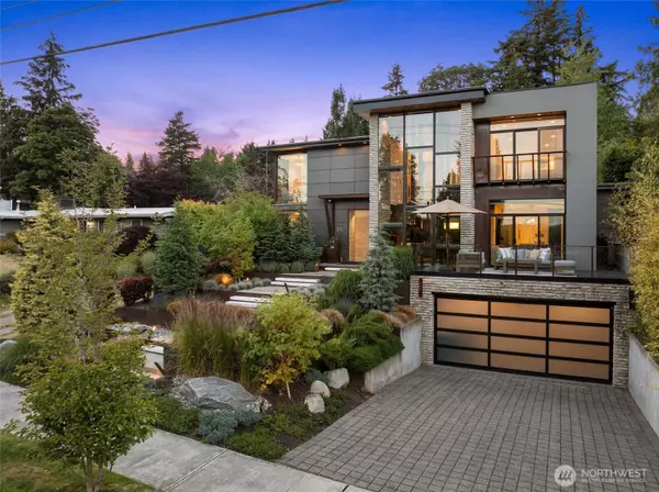 332 10th Ave, Kirkland, WA 98033