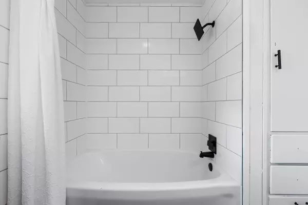 2041 PREBLE AVE, Green Bay, WI 54302