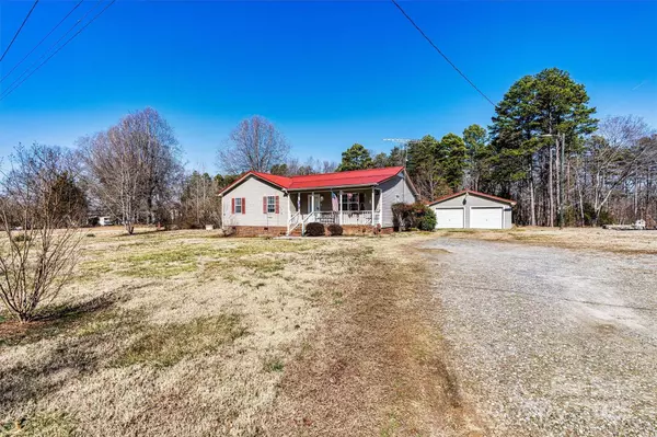 4136 Little Mountain RD, Newton, NC 28658
