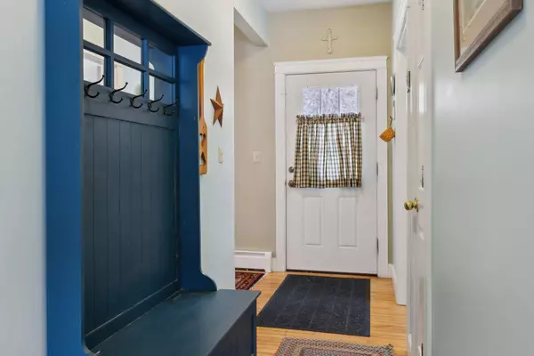 13 Heritage LN, Windham, ME 04062