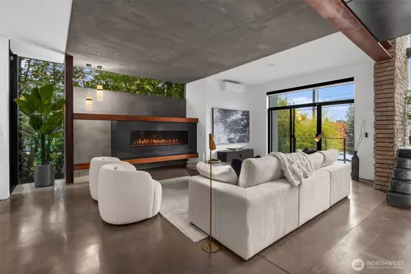 332 10th Ave, Kirkland, WA 98033