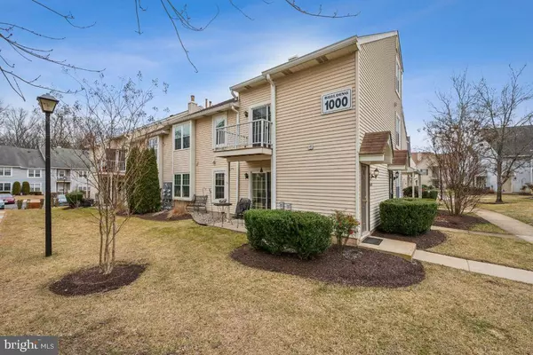 1004-B RALSTON DR, Mount Laurel, NJ 08054