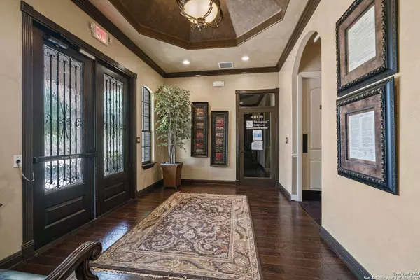 12703 Spectrum Dr, San Antonio, TX 78249-3492