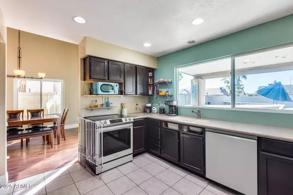 5915 E FAIRFIELD Street, Mesa, AZ 85205