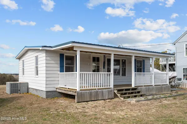 821 S Topsail DR, Surf City, NC 28445