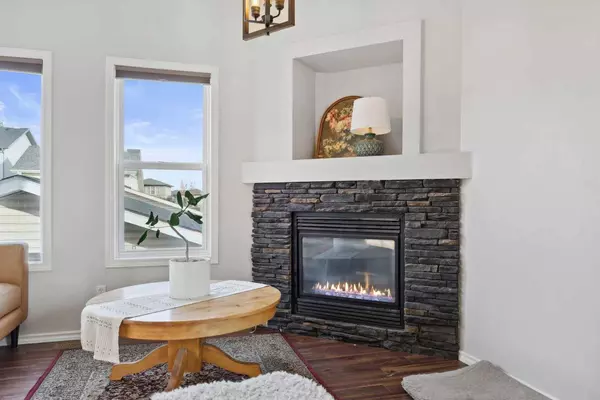 53 Panora HL NW, Calgary, AB T3K 0G4