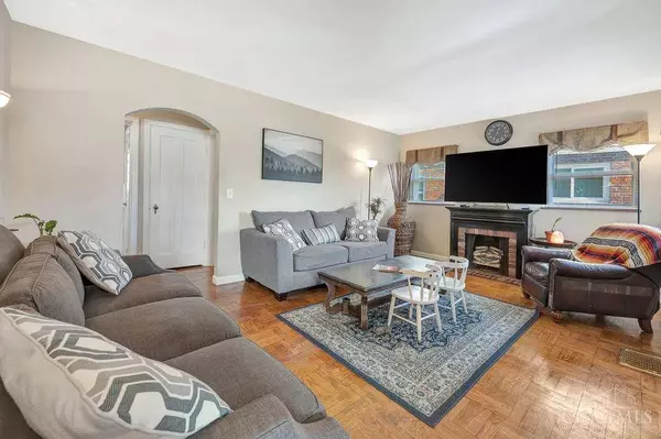 6723 Hampton Dr, Silverton, OH 45236