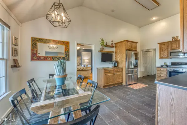 320 Harbour View DR, Johnson City, TN 37615