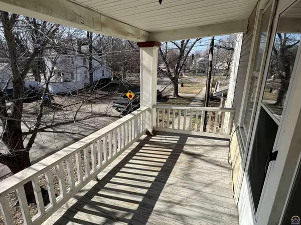 808 SW 11th ST, Topeka, KS 66612